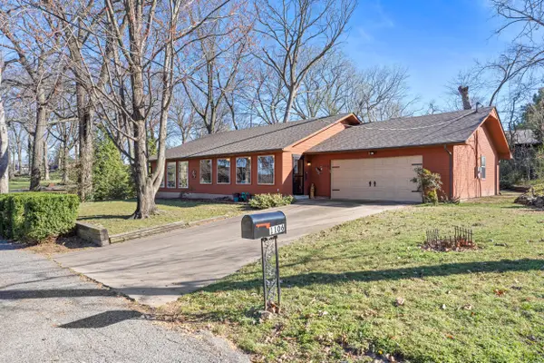 1106 Red Bud Drive, Grove, OK 74344