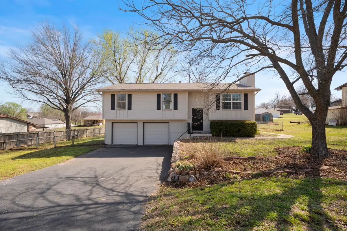 608 W 5th Street, Grove, OK 74344 - #1