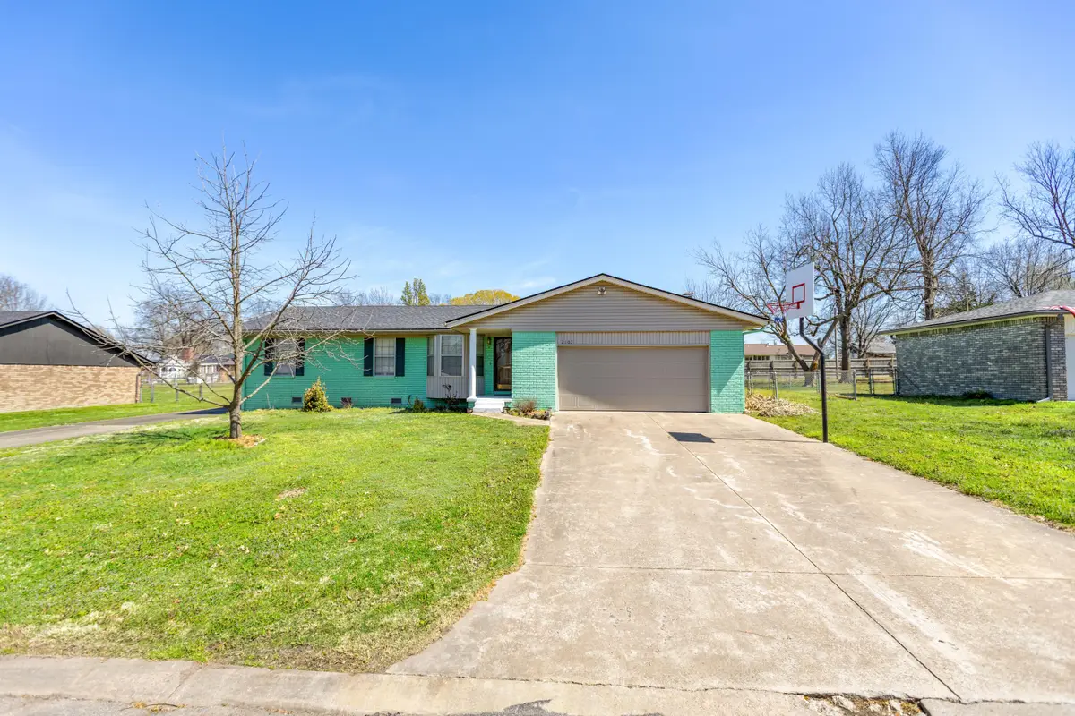 2105 L Street, Miami, OK 74354 - #1