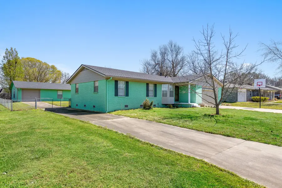 2105 L Street, Miami, OK 74354 - #2