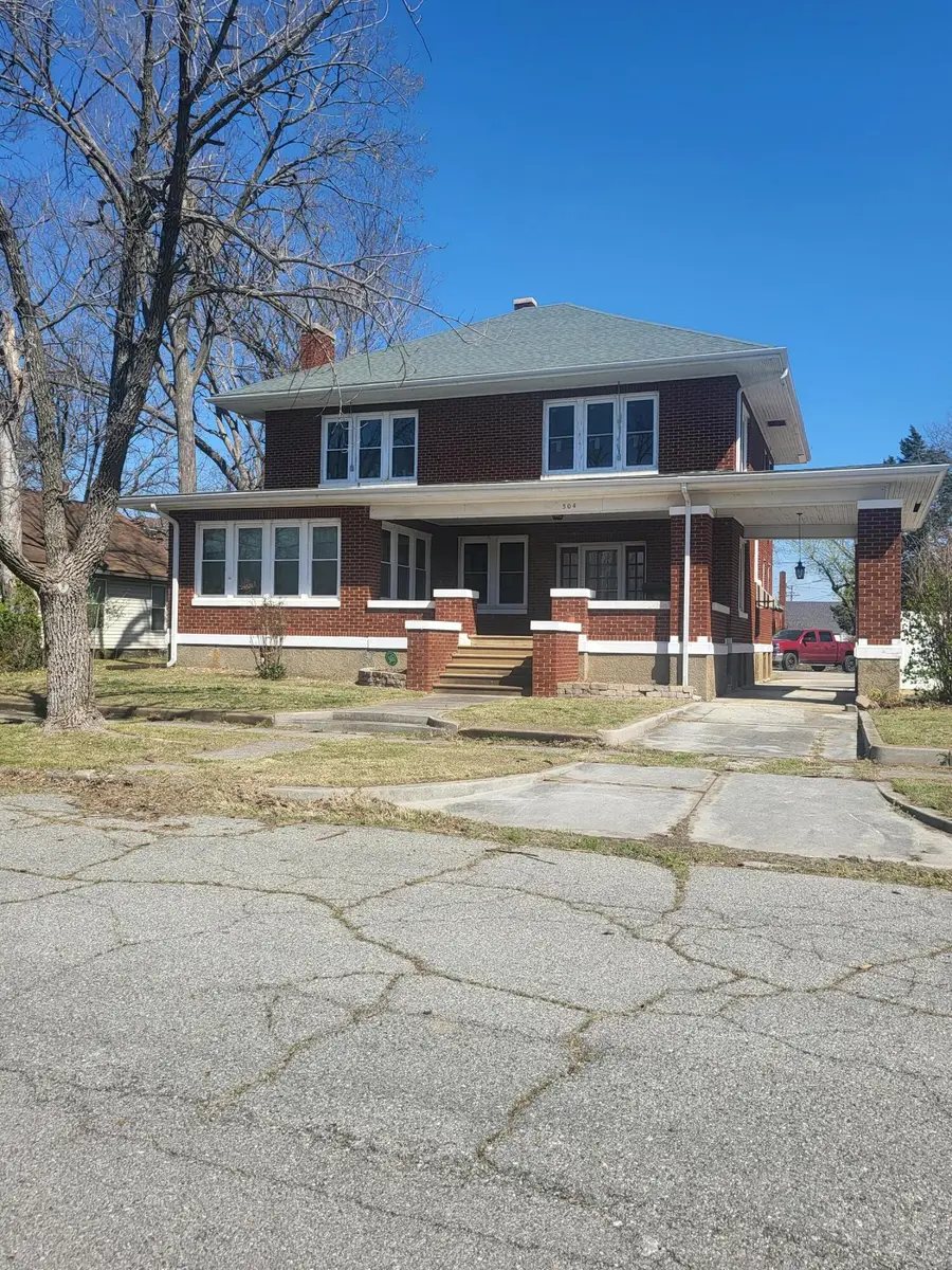 304 B Street, Miami, OK 74354 - #2