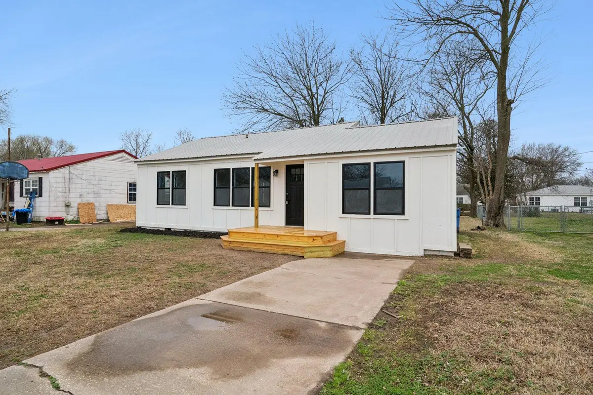 905 M Street, Miami, OK 74354 - #1