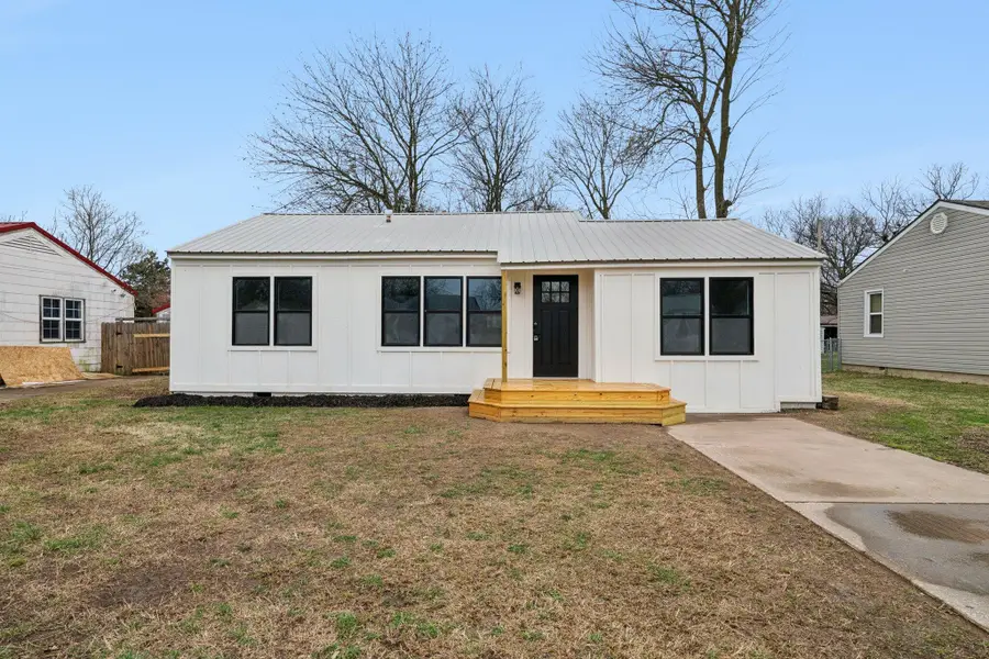 905 M Street, Miami, OK 74354 - #3