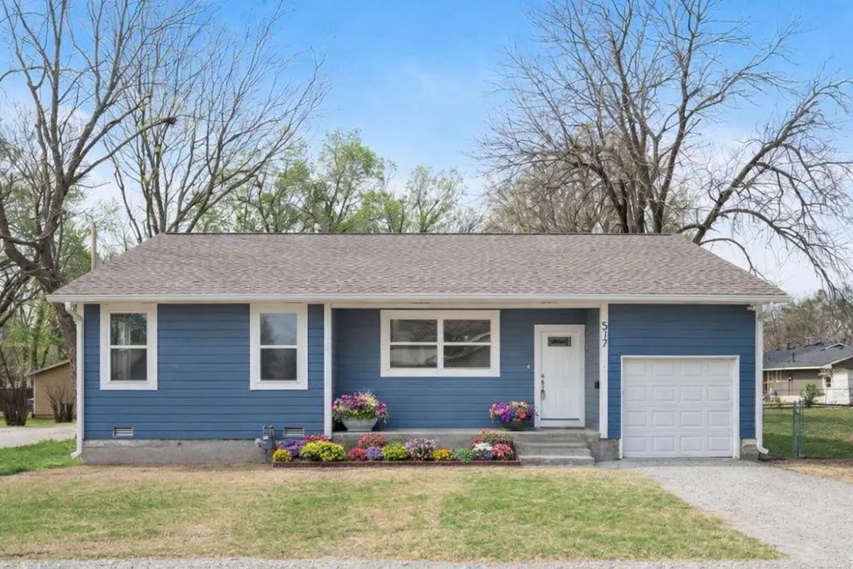 517 W Clyde Avenue, Vinita, OK 74301 - #1