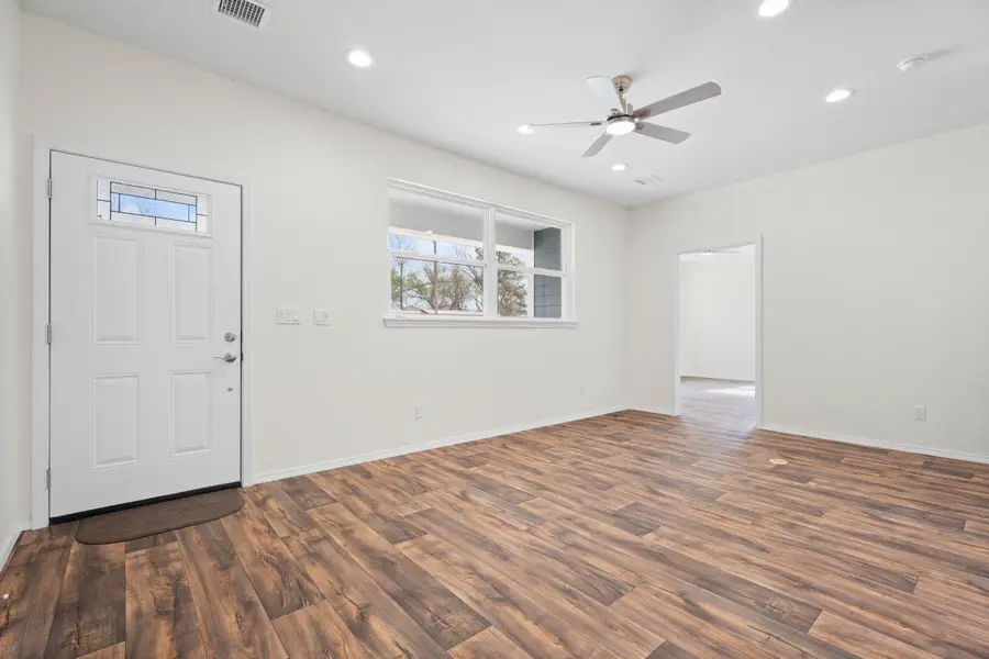 517 W Clyde Avenue, Vinita, OK 74301 - #2