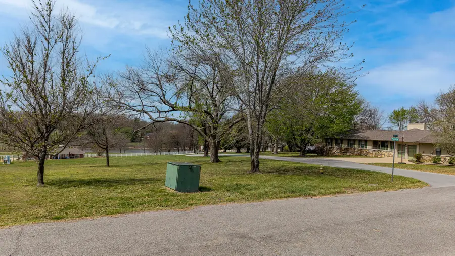 212 Peach Circle, Grove, OK 74344 - #3