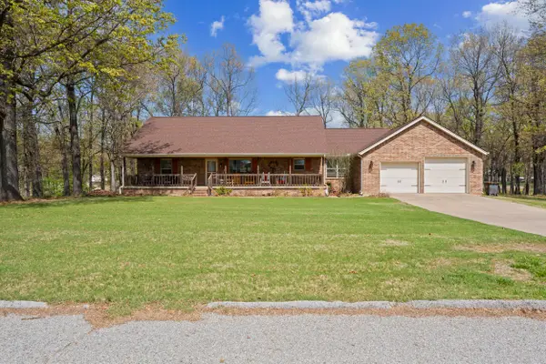 715 Lakewood Drive, Grove, OK 74344