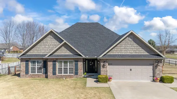 903 E 10th Street, Grove, OK 74344