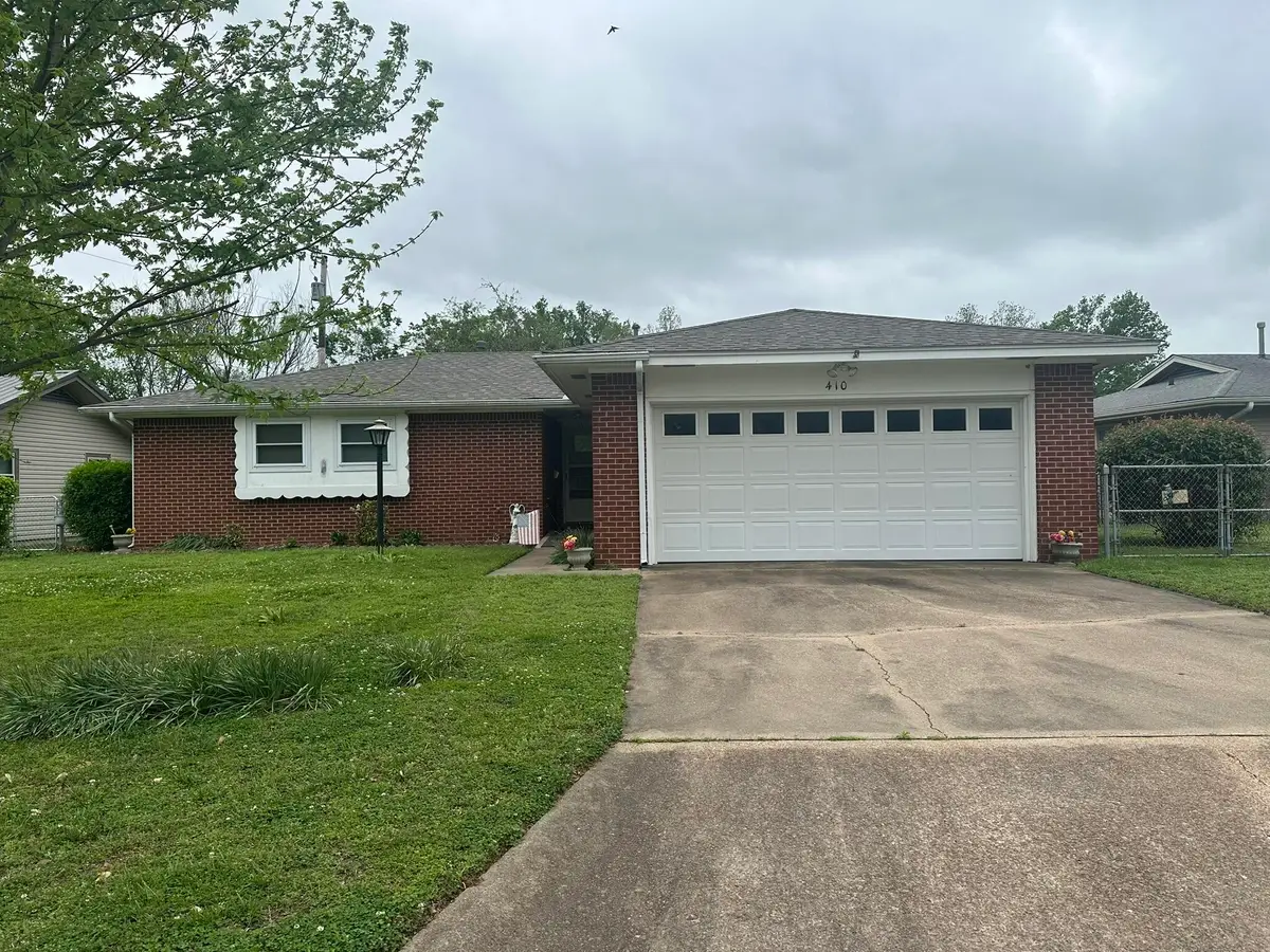 410 12th Ave Ne, Miami, OK 74354 - #1