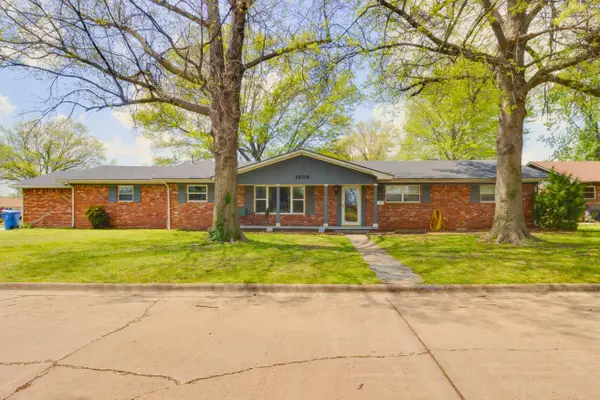 1505 Sky Lane, Miami, OK 74354