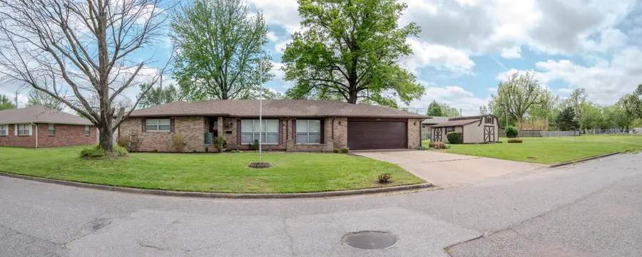 225 10th Avenue, Miami, OK 74354 - #2