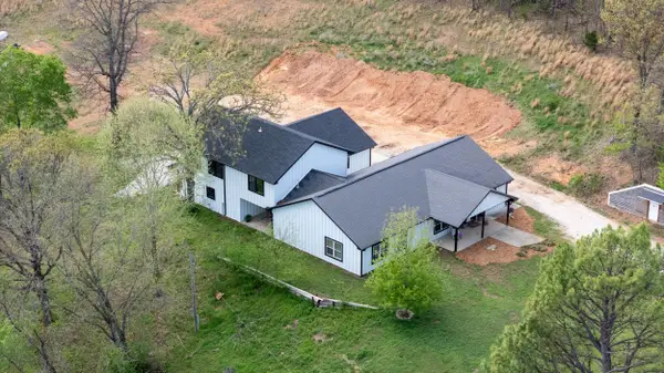 69999 E 152 Road, Wyandotte, OK 74370