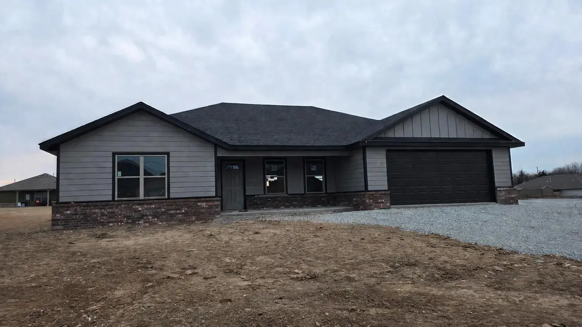 1116 Center Court Circle, Grove, OK 74344 - #1