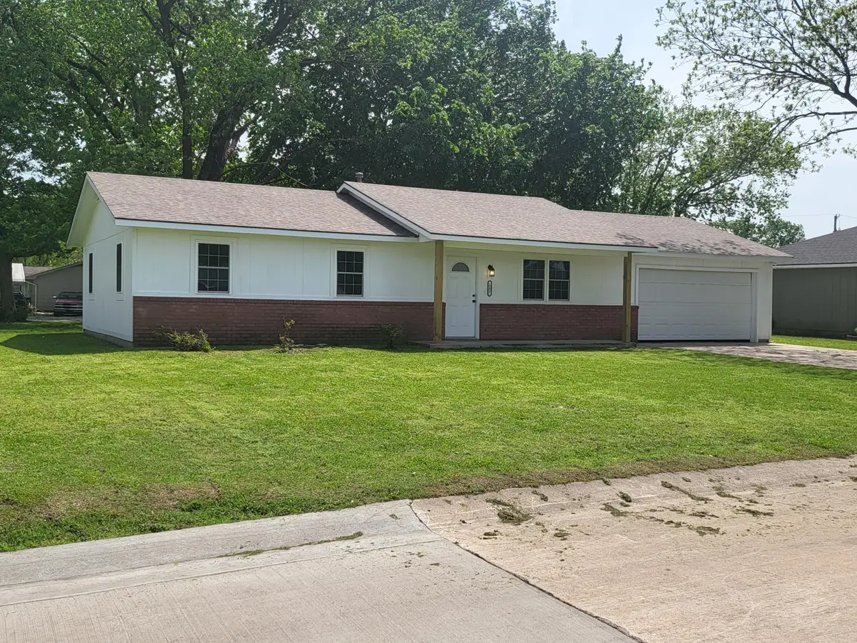 605 E Street, Miami, OK 74354 - #1