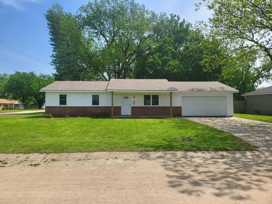 605 E Street, Miami, OK 74354 - #2