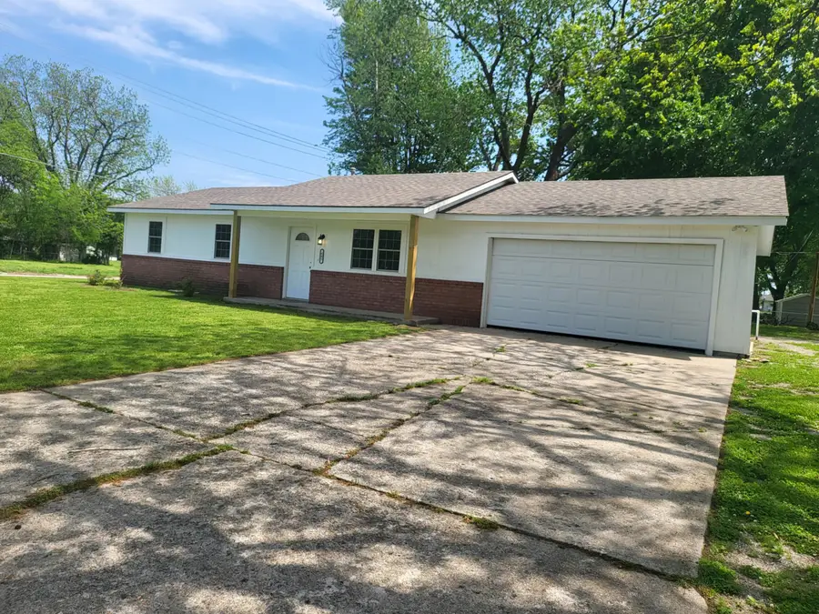 605 E Street, Miami, OK 74354 - #3