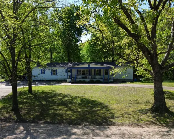 158 Private Road 122, Eucha, OK 74342