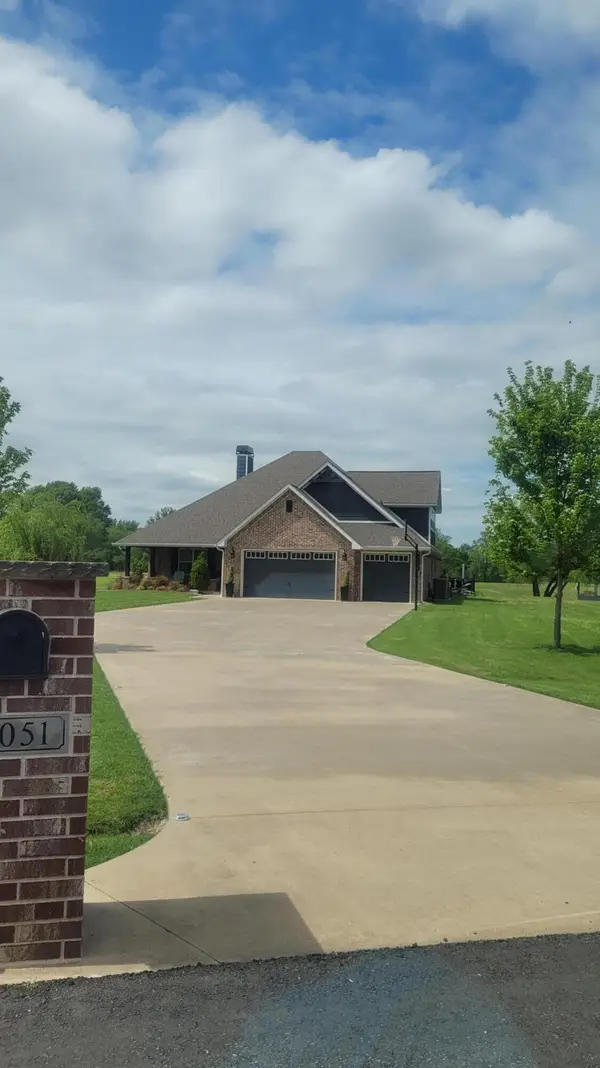 5051 Lake Breeze Road, Grove, OK 74344