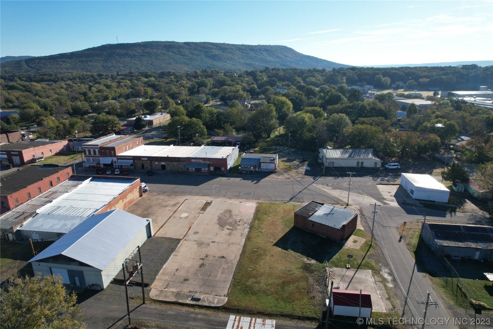 E 1st Street, Heavener, OK 74937 BHGRE