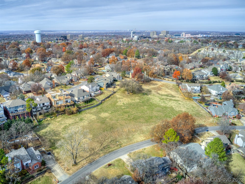 7704 S Irvington Avenue, Tulsa, OK 74136 BHGRE