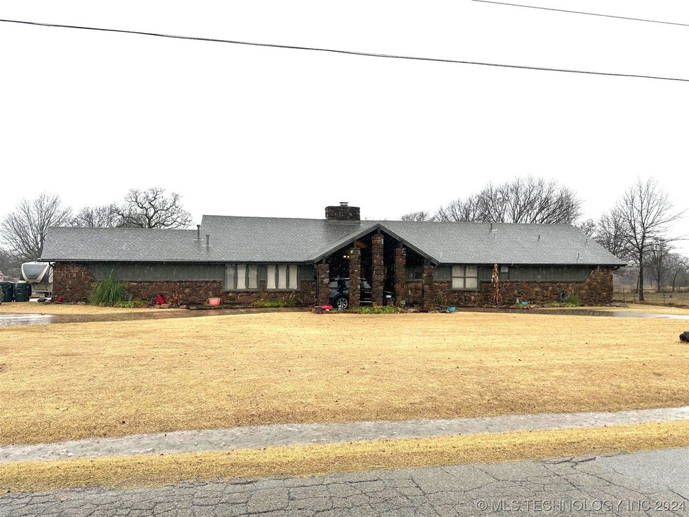 1514 Hillcrest Drive, Henryetta, OK 74437 BHGRE