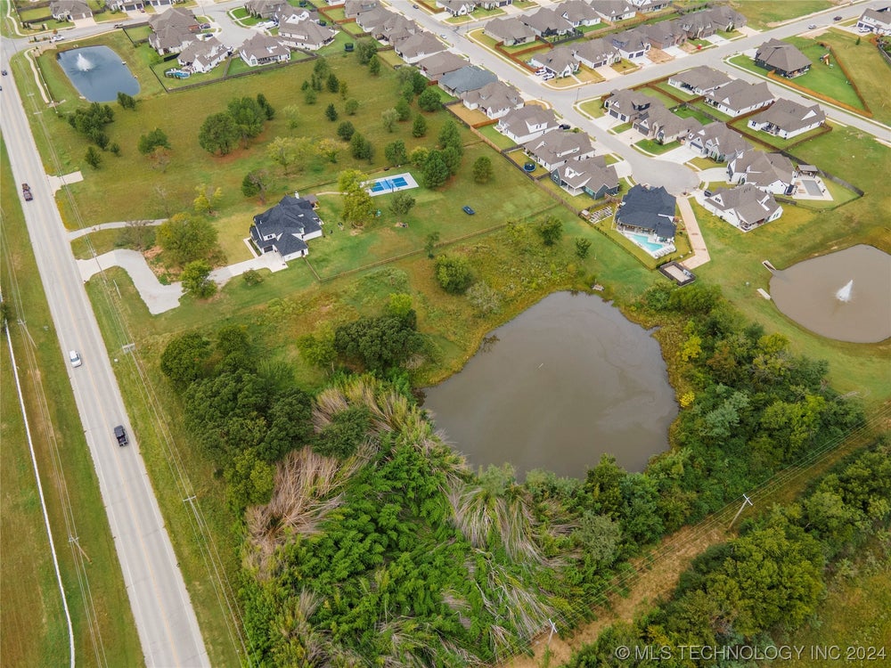 E 131st Street S, Jenks, OK 74037 BHGRE