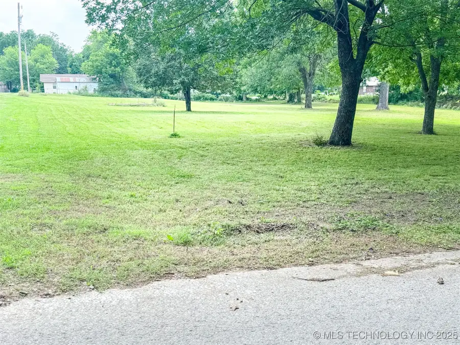 514 W Creek, Checotah, OK 74426 - Image #2