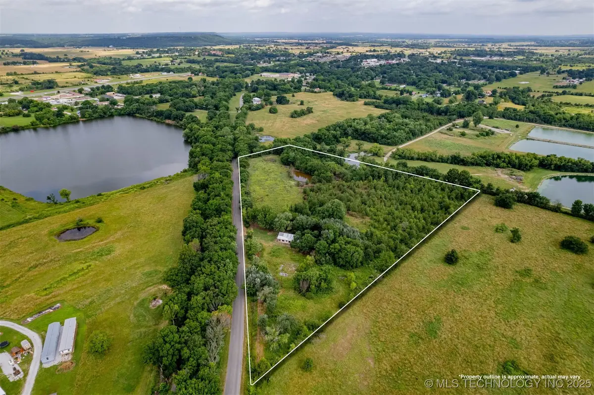 19202 S Old Highway 2, Warner, OK 74469 - #1