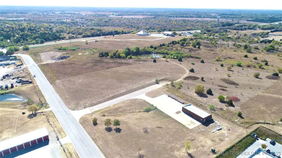 320 Travertine, Ardmore, OK 73401 - Image #3