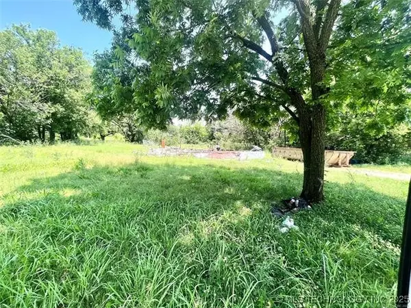 112 W Merrick Street, Henryetta, OK 74437