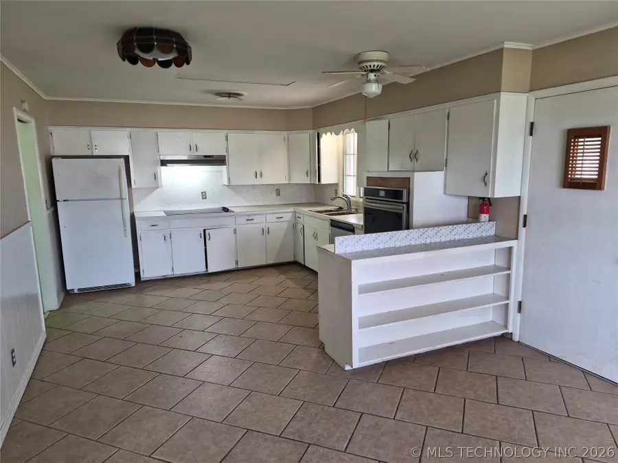 222 SE 3rd Street, Pryor, OK 74361 - #3