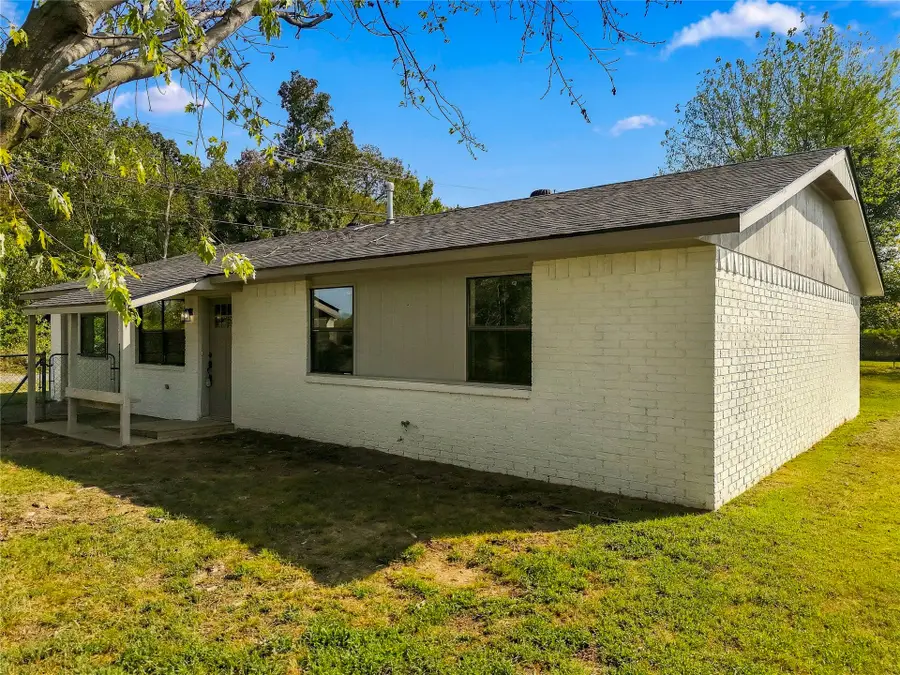1517 N 7th Street, Stilwell, OK 74960 - #2