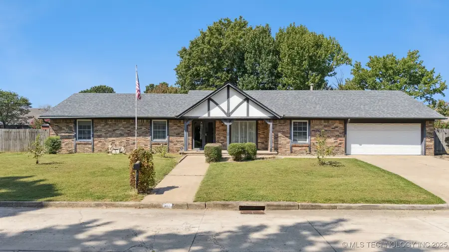 1411 N Choctaw Place, Claremore, OK 74017 - #3