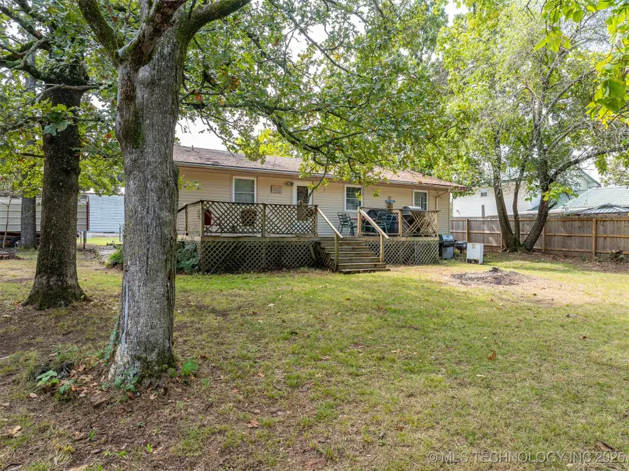 95961 S Manns Drive, Gore, OK 74435 - Image #2