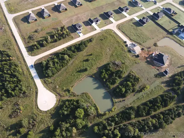 51 Royal Oak Drive, Durant, OK 74701