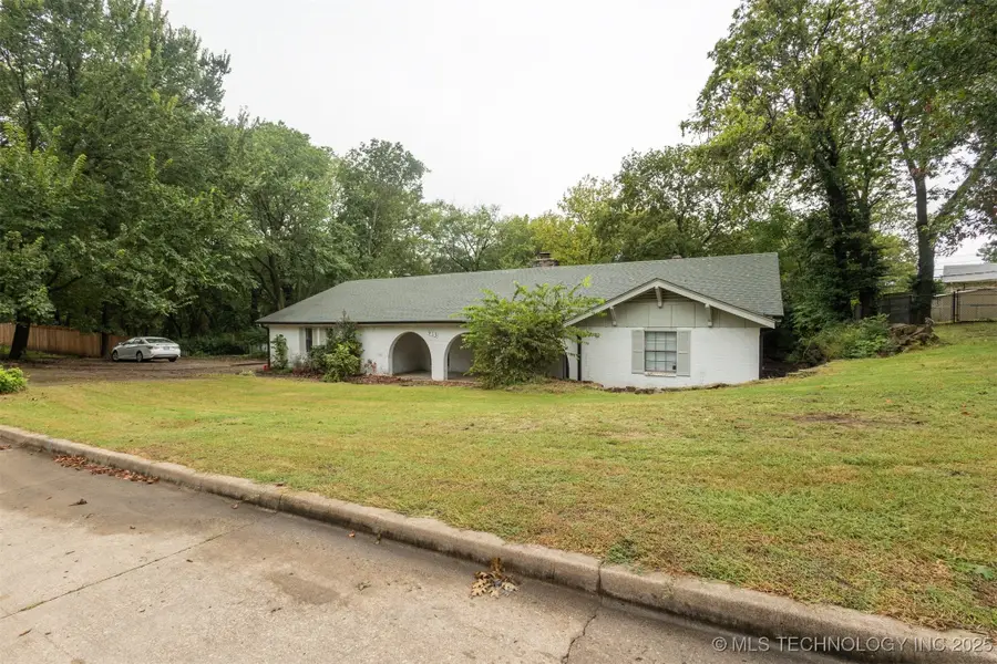 913 Sandstone Avenue, Bartlesville, OK 74006 - Image #2