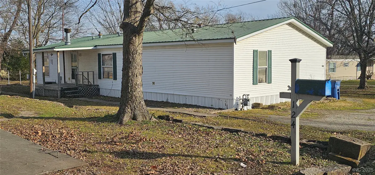124 W Lucille Avenue, Nowata, OK 74048 - Image #1