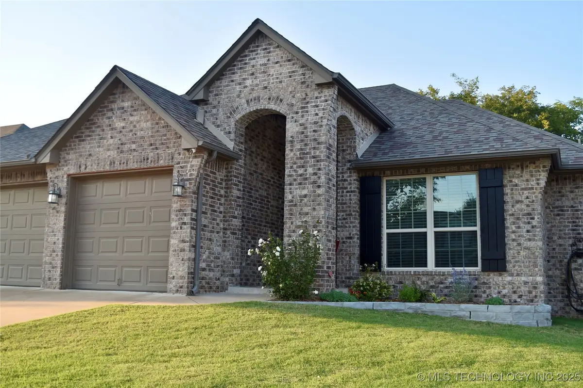 1812 E Jacksonville Street, Broken Arrow, OK 74012 - Image #1