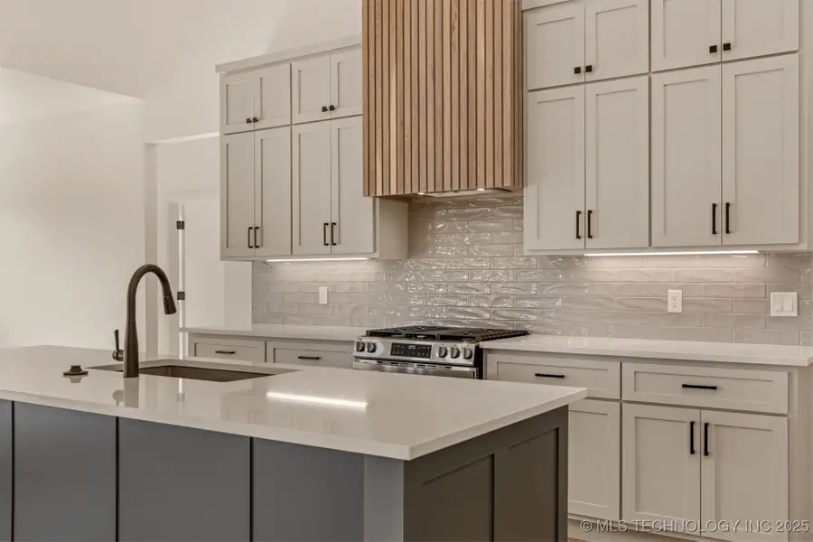 2302 E 45th Place, Sand Springs, OK 74063 - Image #3