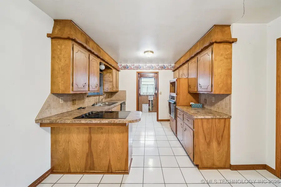 715 W 4th Street, Skiatook, OK 74070 - Image #3