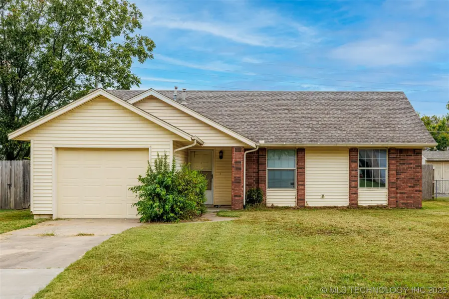 221 N Christy Street, Catoosa, OK 74015 - Image #2