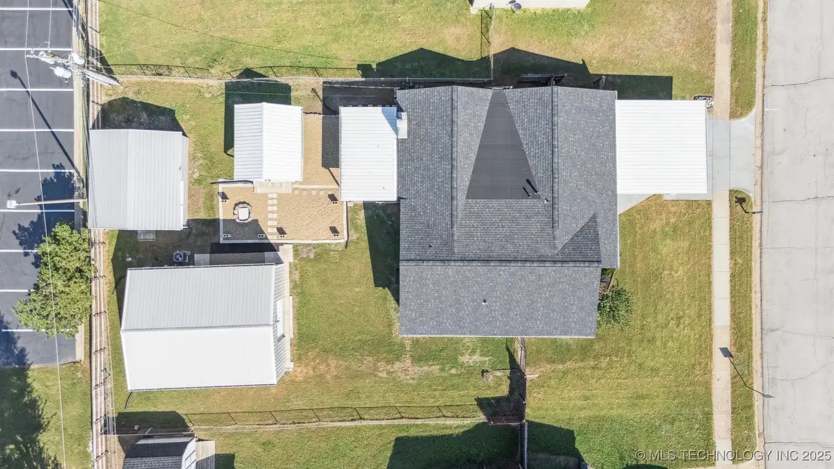 18 S 166th East Avenue, Tulsa, OK 74108 - Image #1