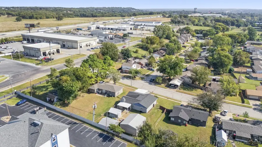 18 S 166th East Avenue, Tulsa, OK 74108 - Image #2