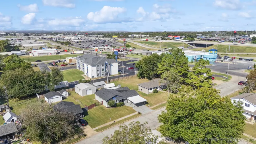 18 S 166th East Avenue, Tulsa, OK 74108 - Image #3