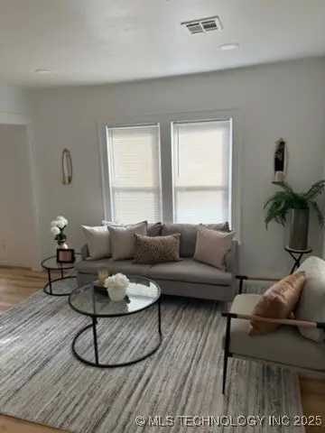 119 N Columbia Avenue, Tulsa, OK 74110 - Image #2