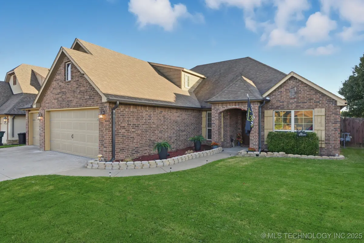 7404 E 83rd Street, Owasso, OK 74055 - Image #1