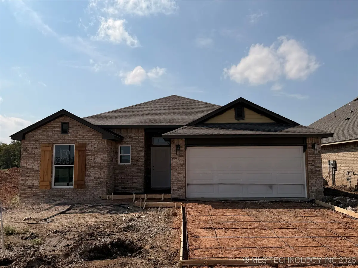 10930 S 271st East Avenue, Coweta, OK 74429 - Image #1