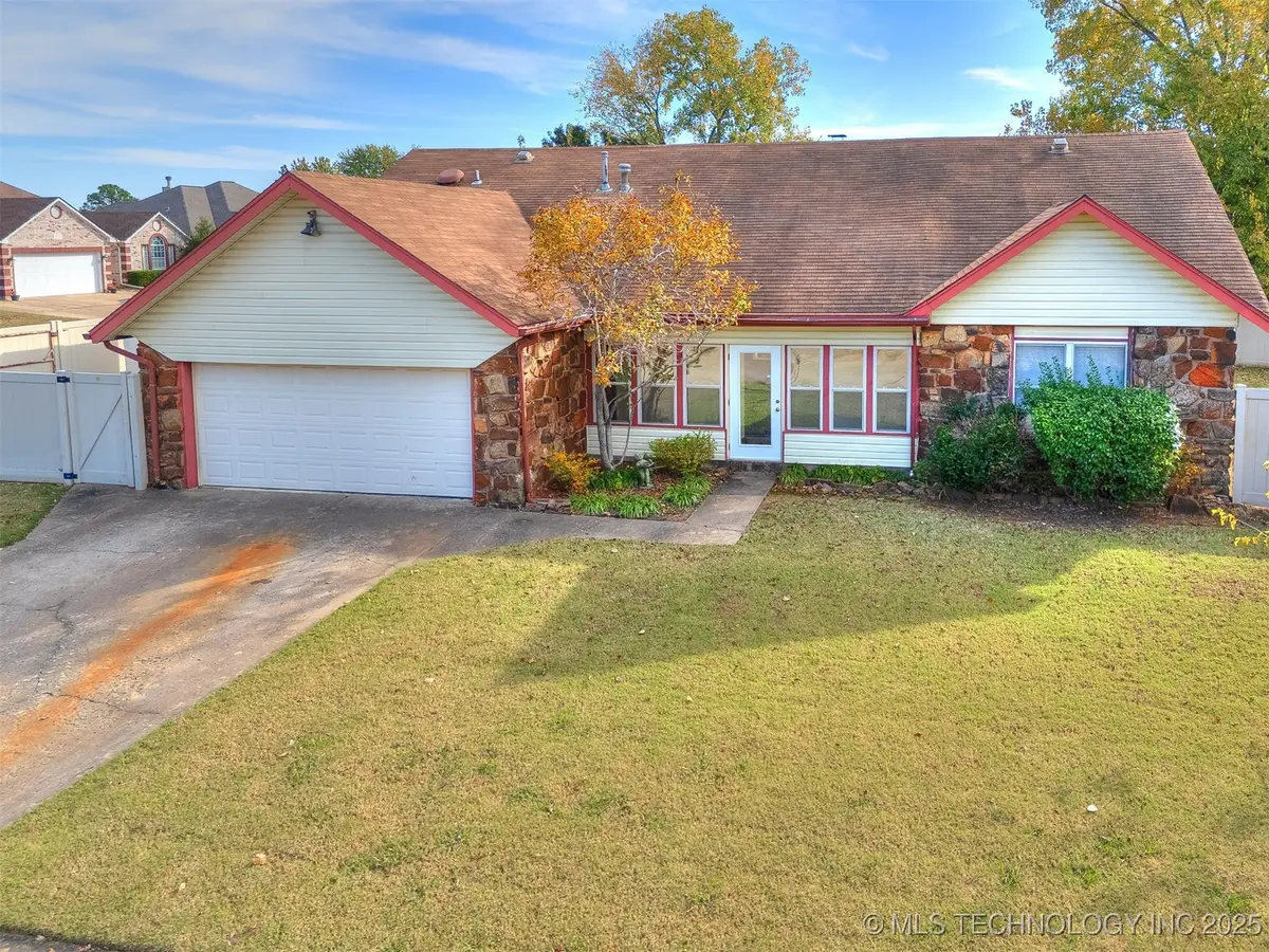 3405 E Louisville Street, Broken Arrow, OK 74014 - Image #1