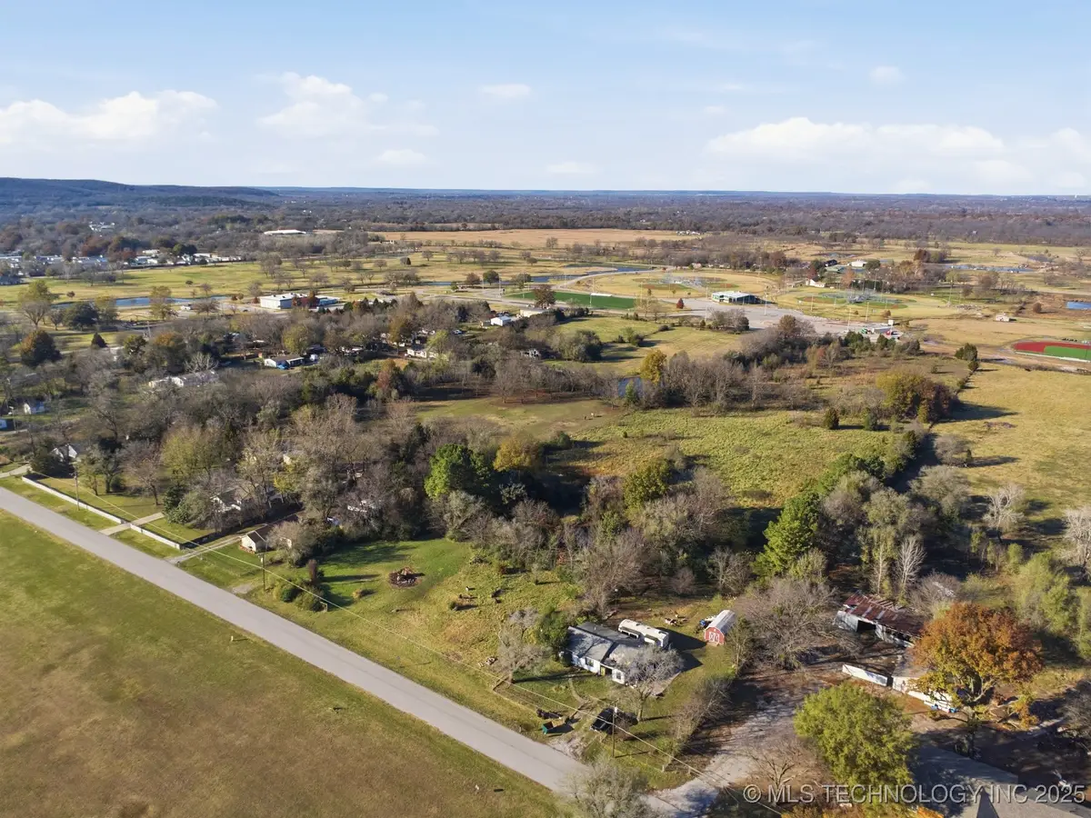 2721 E 61st Street N, Tulsa, OK 74136 - Image #1