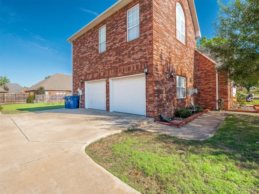 33 River Oaks, McAlester, OK 74501 - #2